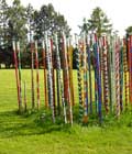 Gartenplastik (Geburtstags- Kerzen, 1 fr jedes Lebensjahr) Knstler: Dominique le Romain, Paris